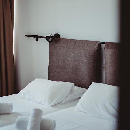 Ovis Hotel Apartments Ajía Nápa Eksteriør bilde