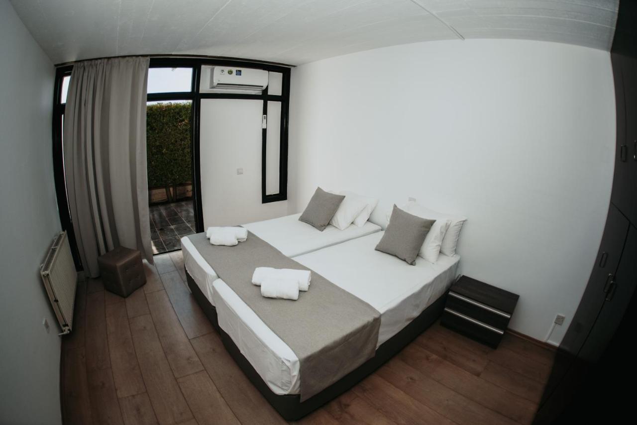 Ovis Hotel Apartments Ajía Nápa Eksteriør bilde