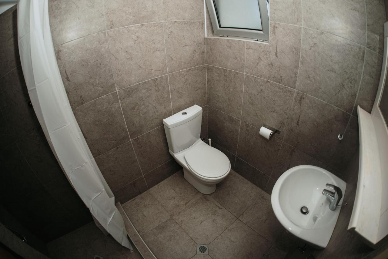Ovis Hotel Apartments Ajía Nápa Eksteriør bilde