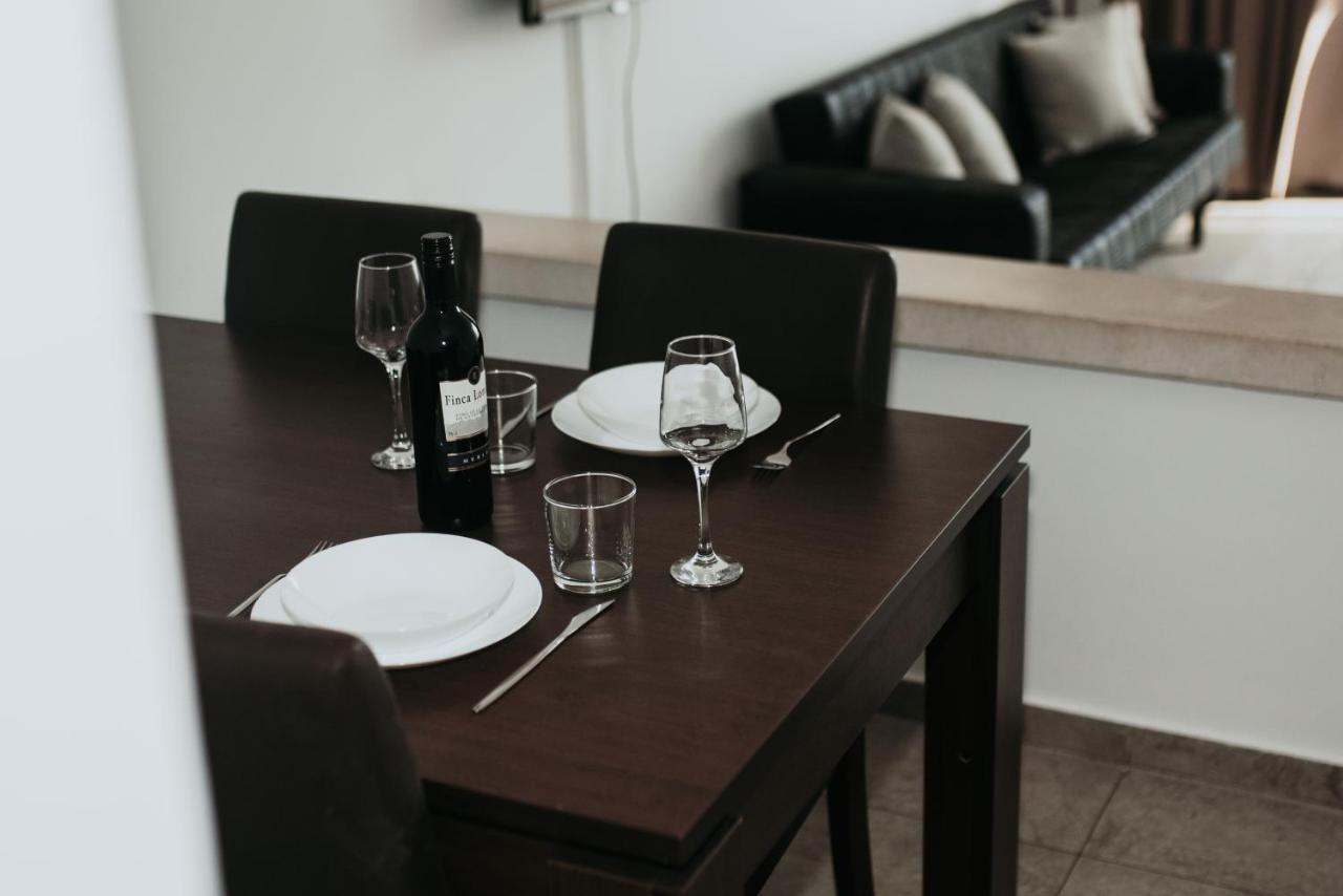 Ovis Hotel Apartments Ajía Nápa Eksteriør bilde